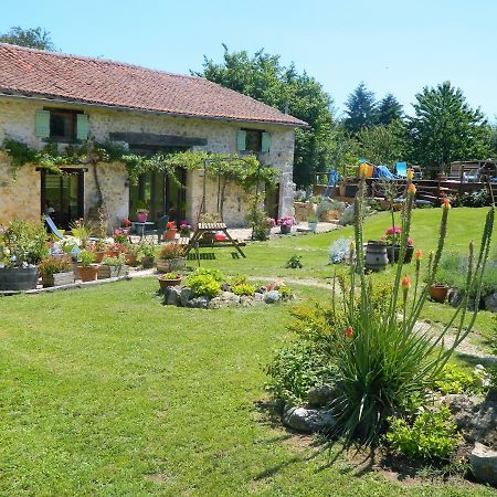 Chez Daisy Villa Montbron Bagian luar foto
