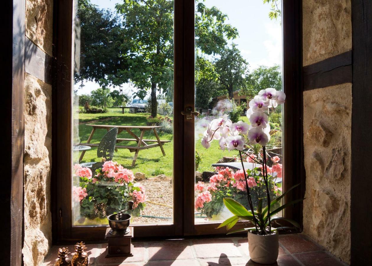 Chez Daisy Villa Montbron Bagian luar foto