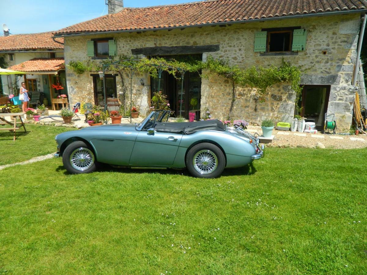 Chez Daisy Villa Montbron Bagian luar foto