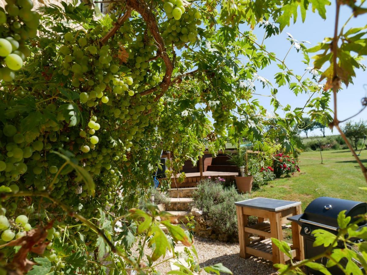 Chez Daisy Villa Montbron Bagian luar foto