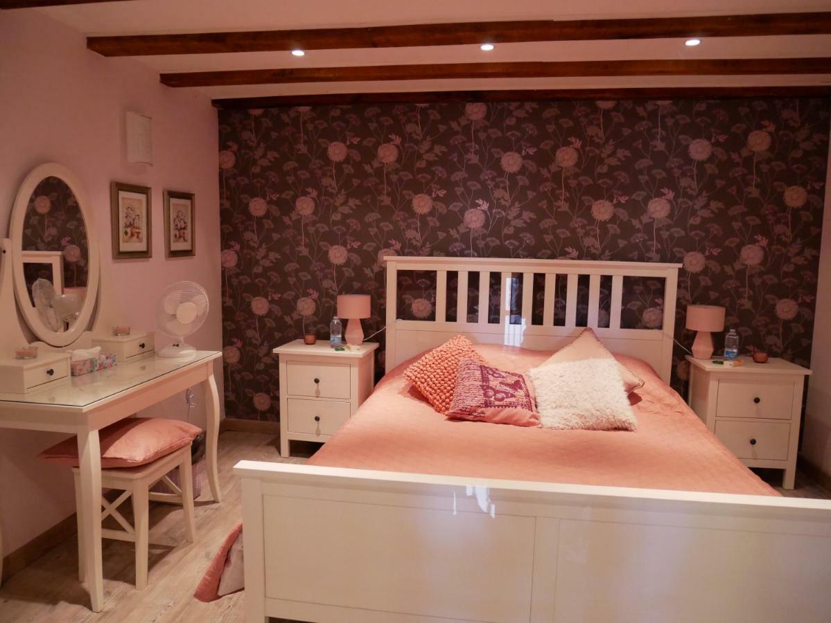 Chez Daisy Villa Montbron Bagian luar foto