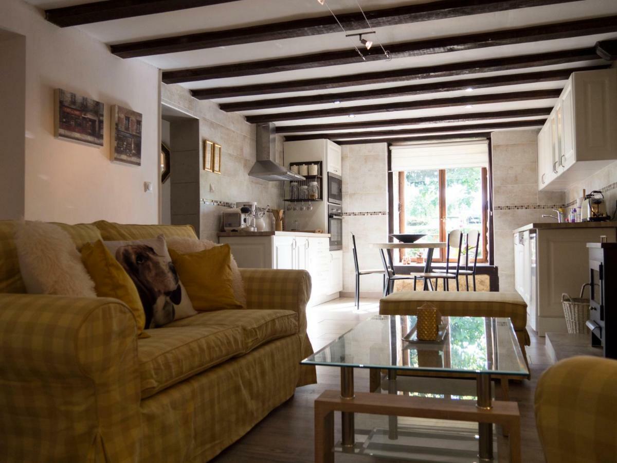 Chez Daisy Villa Montbron Bagian luar foto